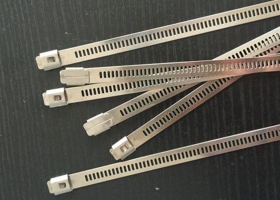 China Nackte Leiter-Kabelbinder des Edelstahl-SS304 mit Metall Barb feuerbeständig fournisseur